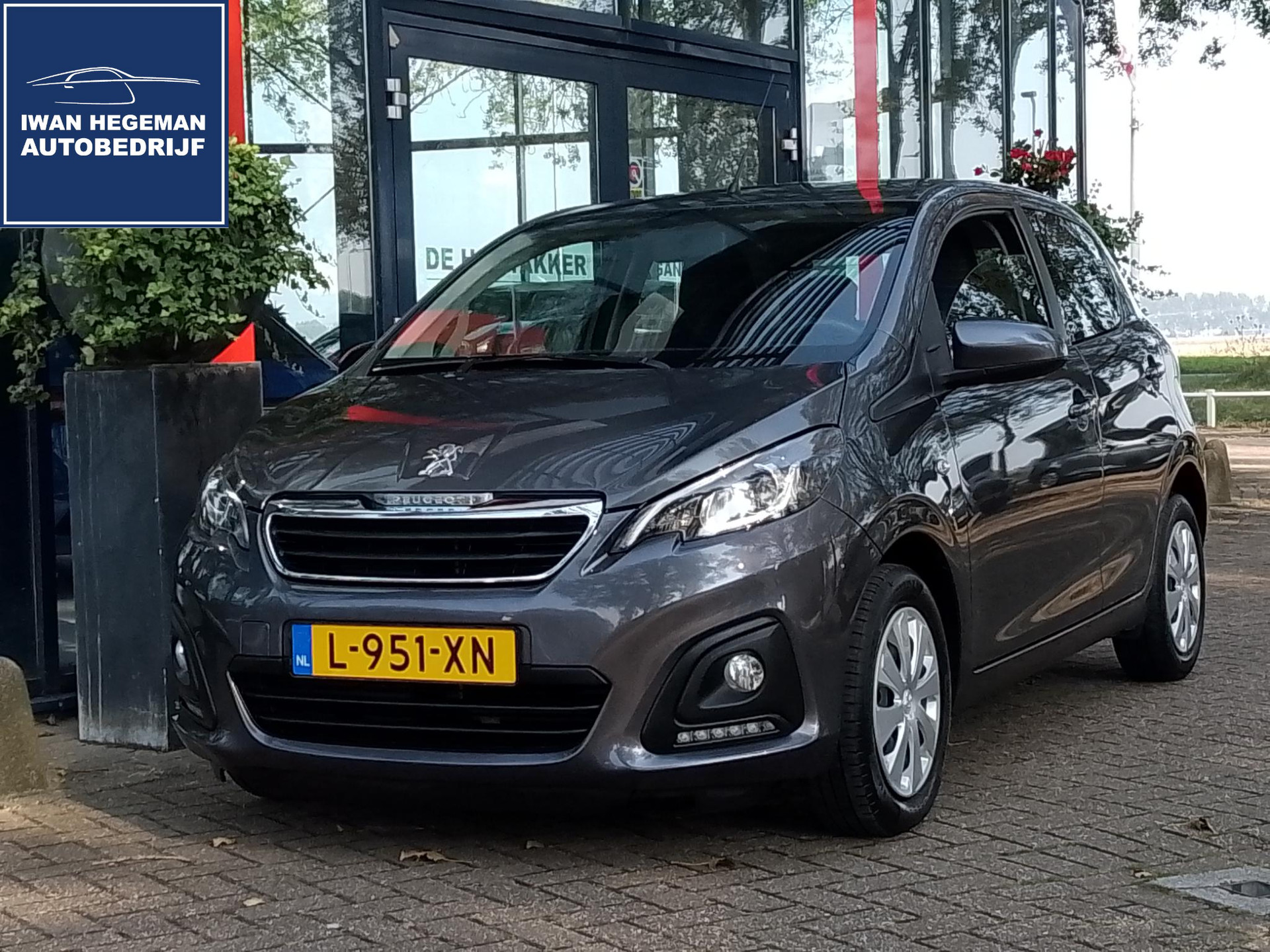 40305250-0.jpg